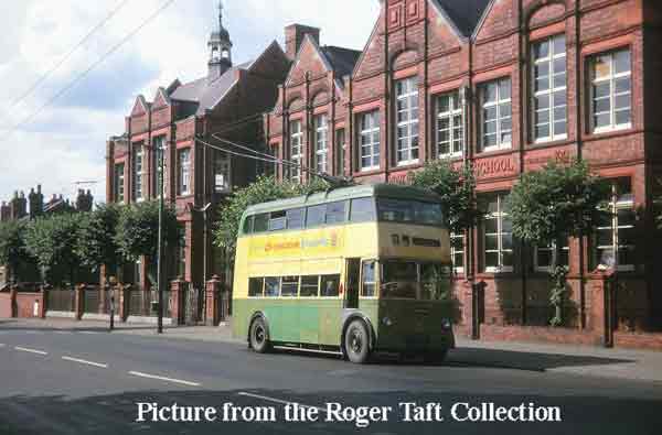 picture of trolleybus outside school
